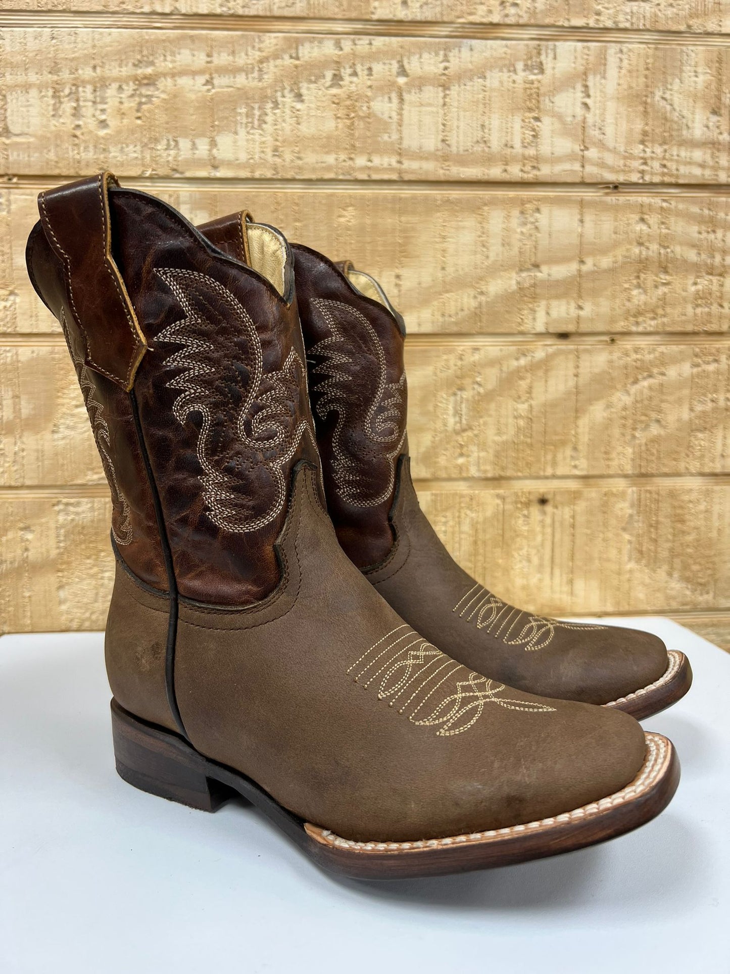 ESTILO VAQUERO JR PIEL CREYZY COLOR TABACO HORMA BULL DOG