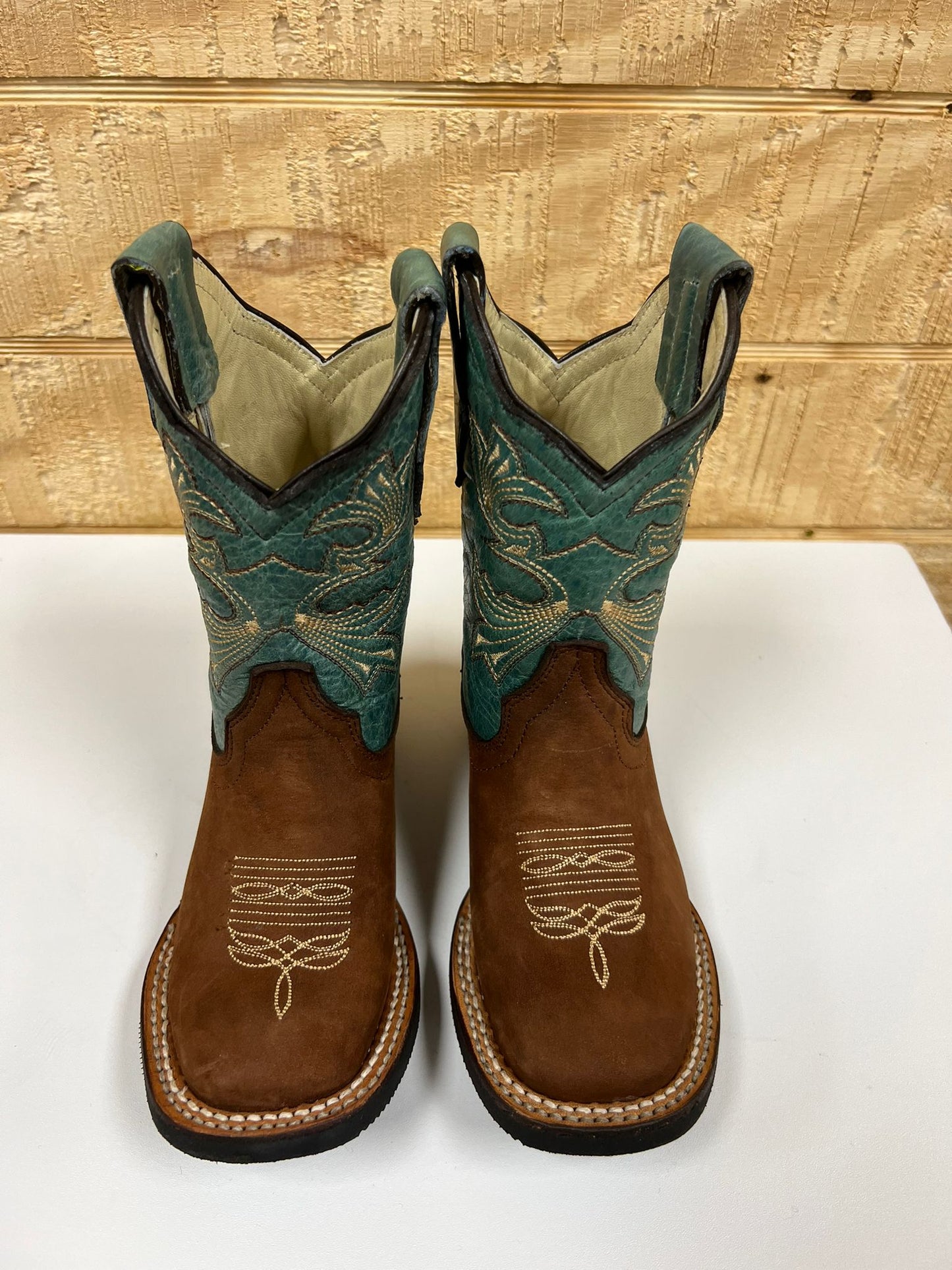 BOTA JR ESTILO VAQUERO PIEL NOBUK COLOR MIEL/VERDE HORMA RODEO