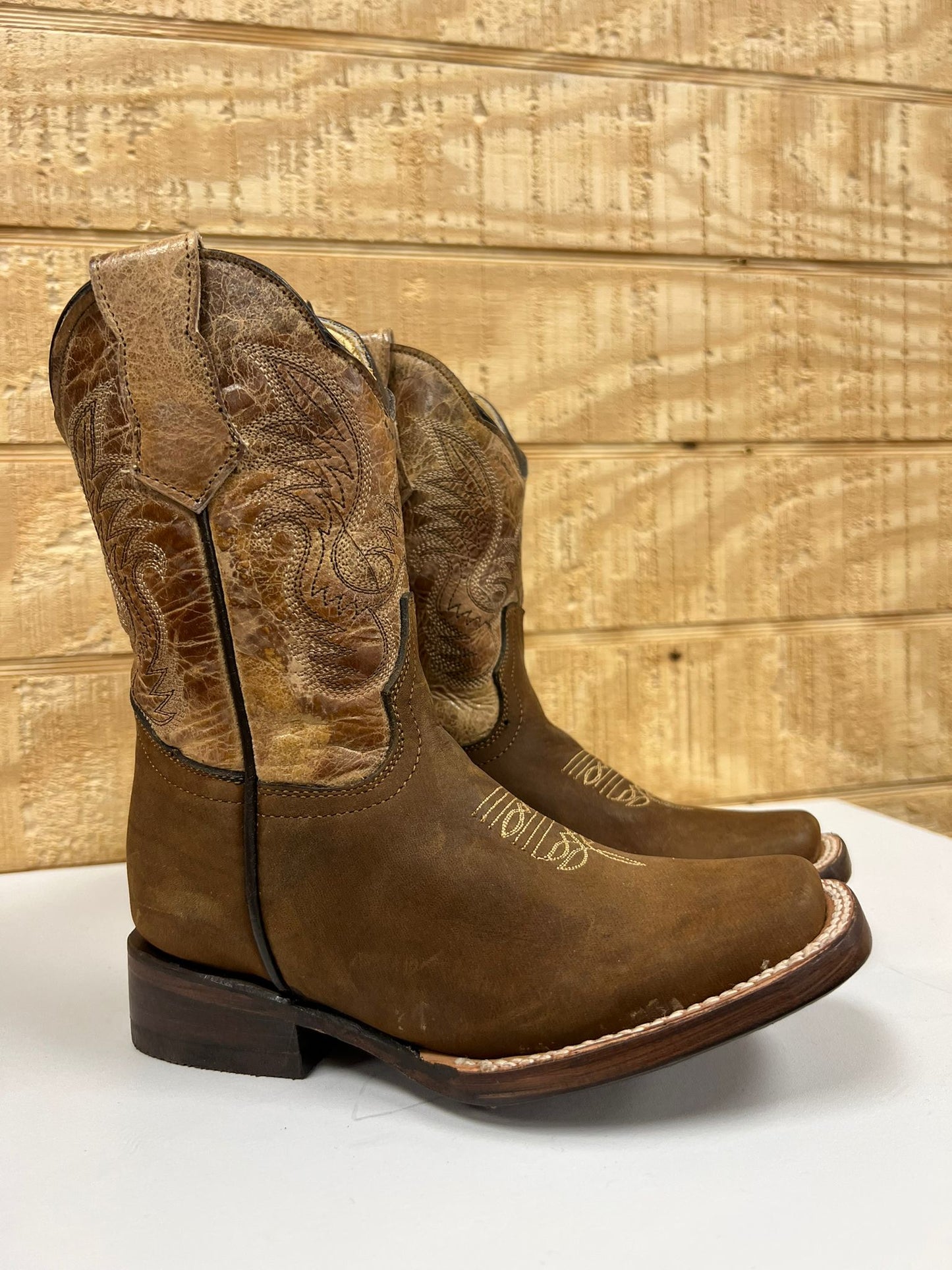 ESTILO VAQUERO JR PIEL CREYZY COLOR CHOCOLATE HORMA RODEO