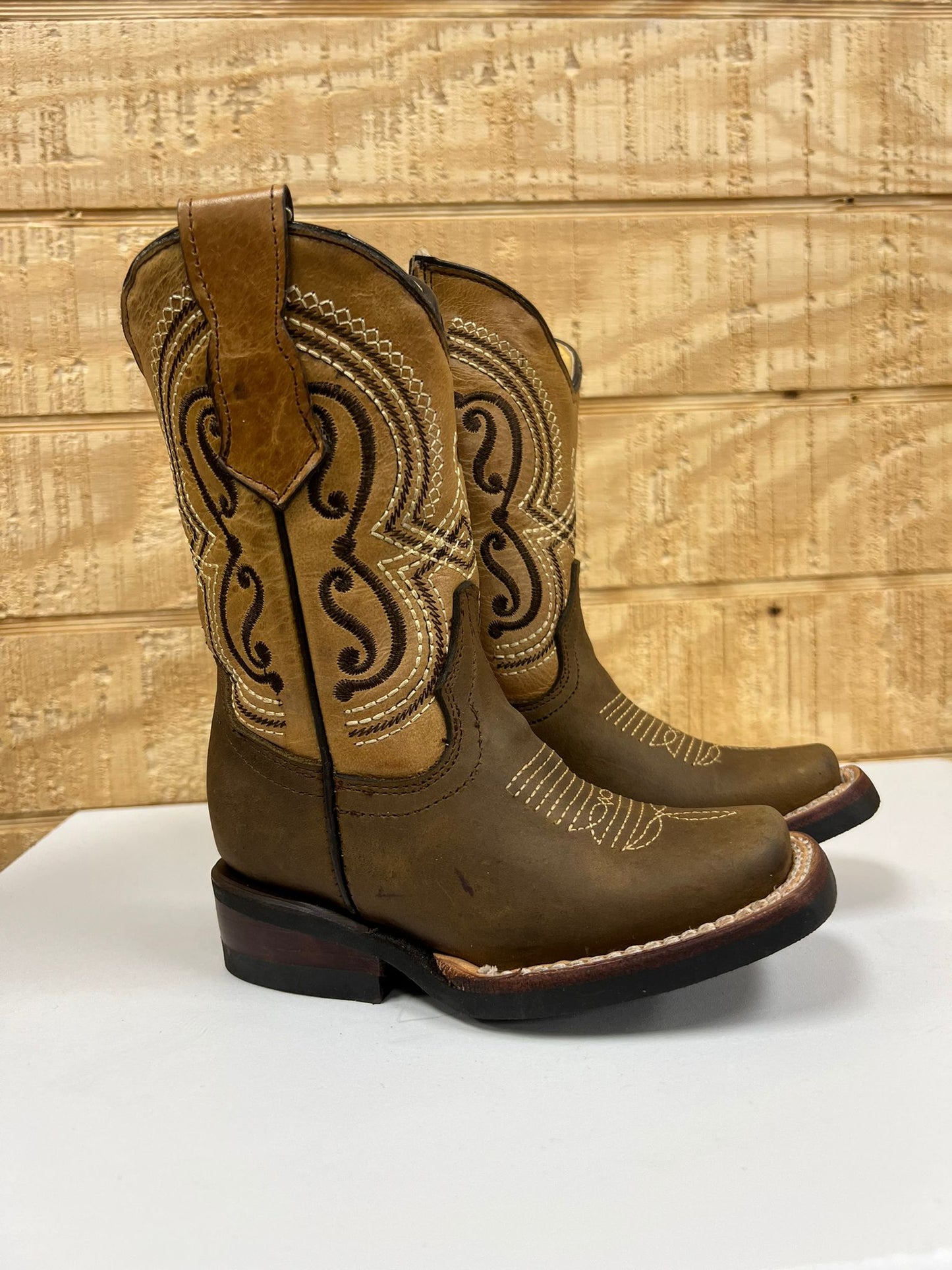 ESTILO VAQUERO JR PIEL CREYZY FORRO RES NATURAL COLOR MIEL HORMA RODEO