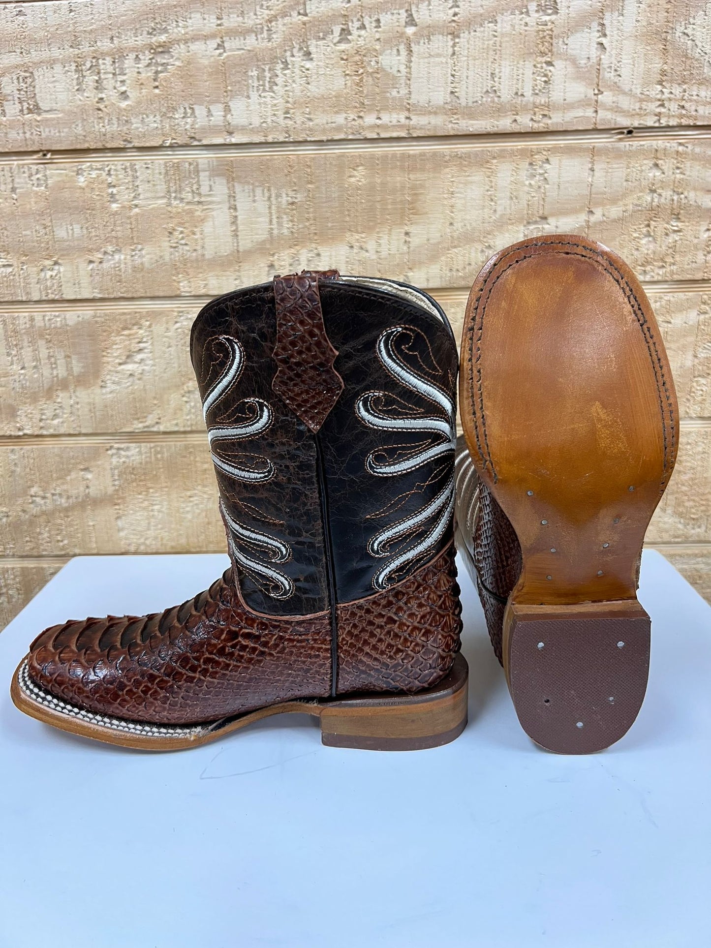 BOTA JR PIEL PITON COLOR CHEDRON HORMA BULL GOG